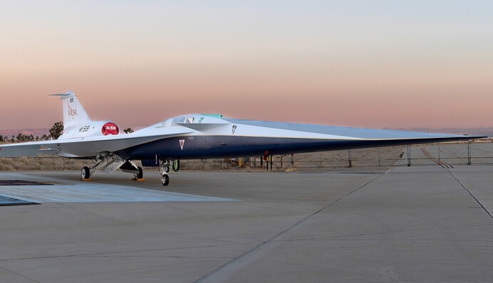 Новейший американский сверхзвуковой самолет X-59 QueSST совершил первый полет