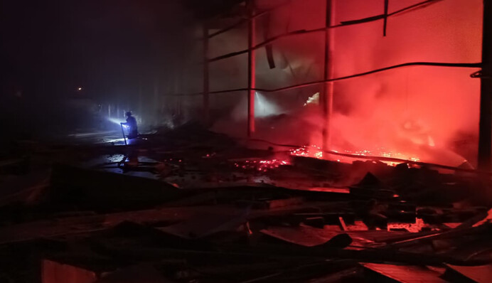 Понад шість влучань: росіяни атакували приватне підприємство на Харківщині