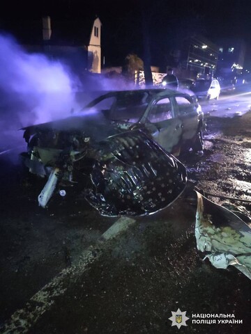 В Киеве пьяный водитель Lexus сбил насмерть пешехода и протаранил электроопору