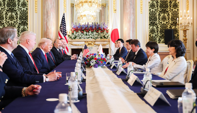 Япония отклонила просьбу США запретить импорт российских энергоносителей - Reuters