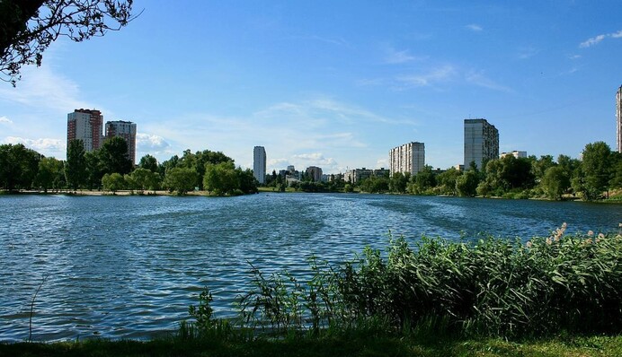 В Киеве без разрешений построили помещение в прибрежной зоне о. Тельбин и сдали в аренду клинике