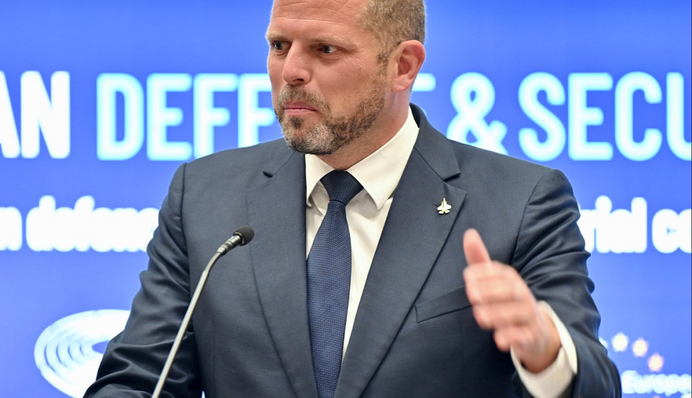 Министр обороны Бельгии пригрозил 