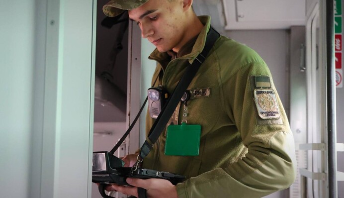 The Telegraph: За два місяці майже 100 тис. українців 18–22 років залишили країну