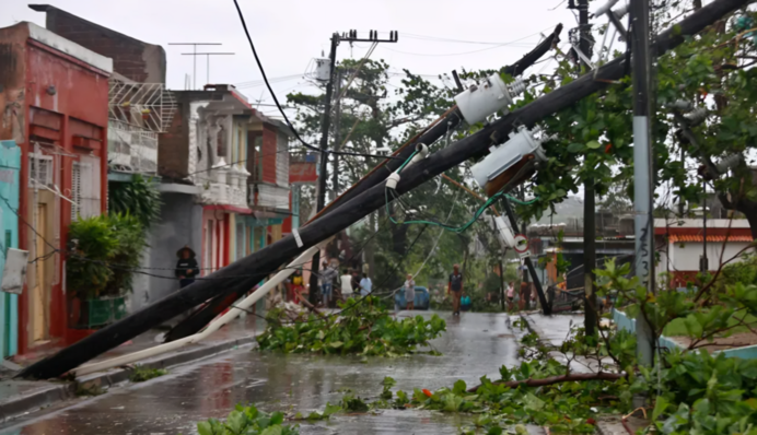 Ураган Мелисса унес десятки жизней и привел к масштабным разрушениям на Карибах