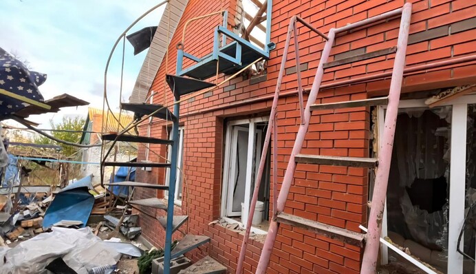 Удари РФ по Дніпропетровщині: пошкоджено інфраструктуру та лінію електропередач, є постраждалі