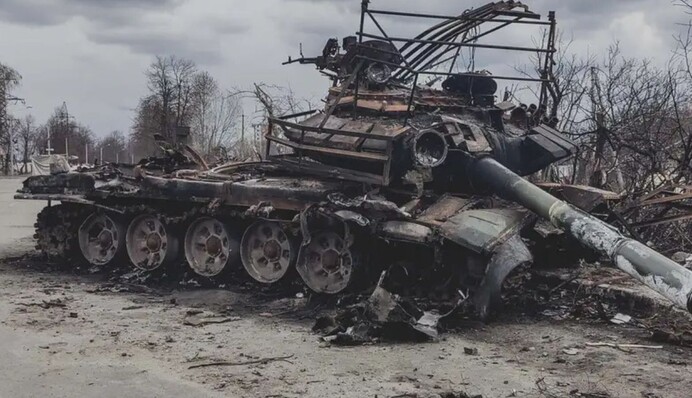 Россия удваивает зарплаты рабочим, привлеченным к ремонту военной техники в Крыму