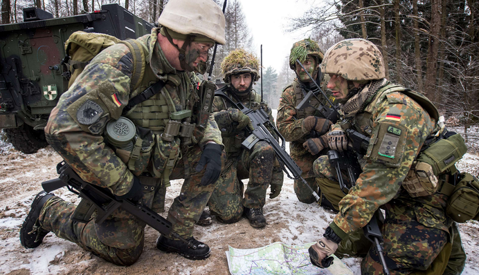 В Германии хотят оценить готовность всех молодых мужчин к военной службе