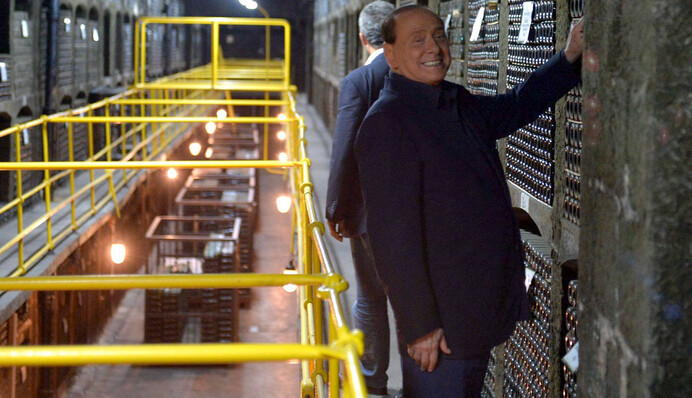 Украина объявила Берлускони персоной нон грата: опубликован документ