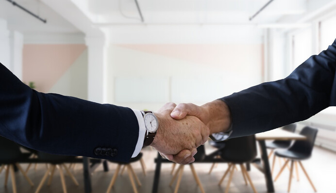 Старики, матери, военные: есть ли возможности уменьшить дефицит кадров в Украине