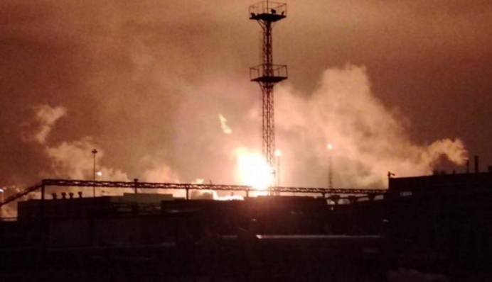 Дроны атаковали нефтепредприятия и электроподстанцию в нескольких регионах РФ