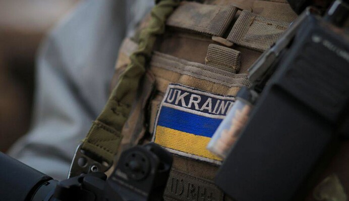 В Україні готують нову систему контрактів для військових: юрист розповів деталі