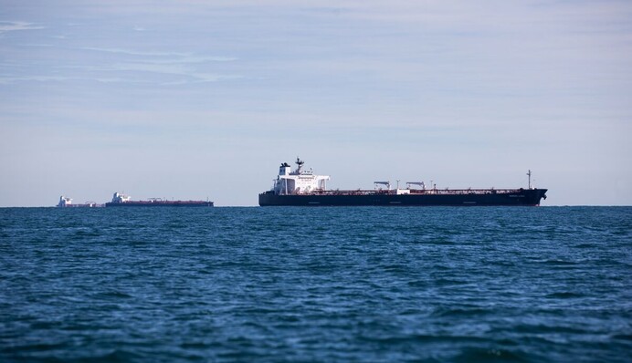 Поставки российской нефти резко сократились из-за санкций США