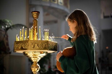 10 листопада — яке сьогодні церковне свято, кому моляться цього дня, традиції та прикмети