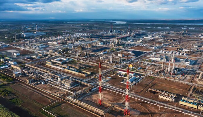 Після дронової атаки Волгоградський НПЗ зупинив перероблення нафти — Reuters