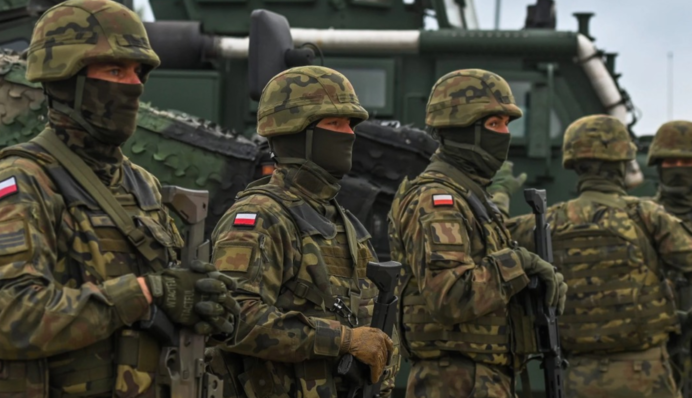 В Минобороны Польши объявили старт всеобщей военной подготовки граждан