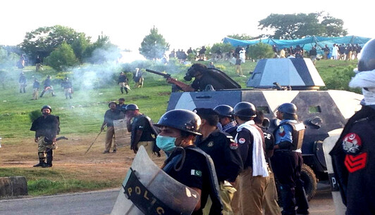 ​В Верховную раду прибыл Петр Порошенко