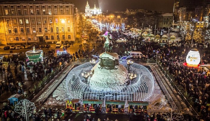 Открытие главной елки Украины: появилось яркое видео, снятое с высоты птичьего полета