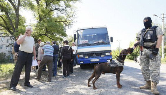 Для переселенцев из Донбасса открыли гуманитарные коридоры