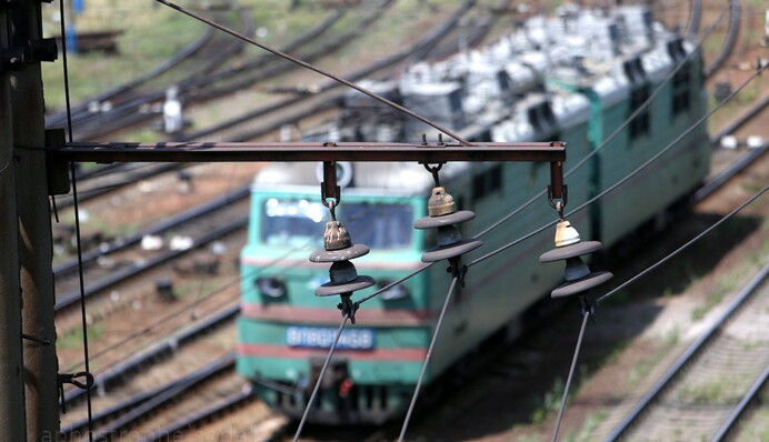 Украинским локомотивам перекрыли пути