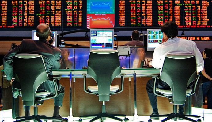 Нацбанк отказался от права отключать банки от валютного рынка