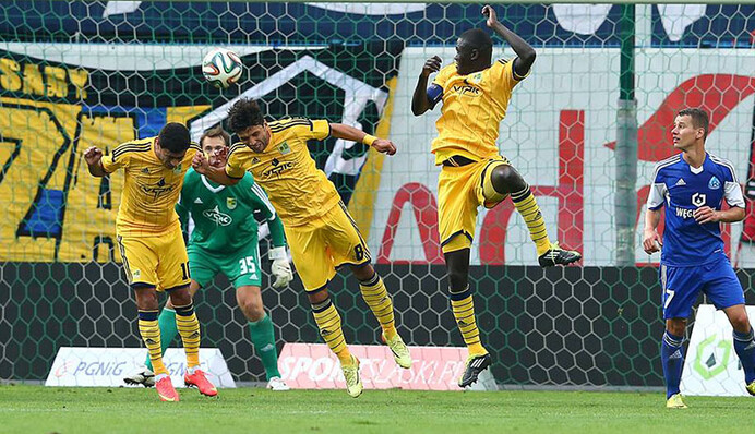 ​«Заря» и «Металлист» пришли с миром