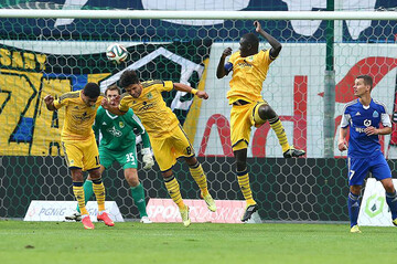 ​«Заря» и «Металлист» пришли с миром