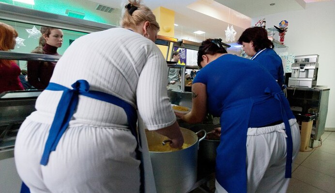 Питание получат не все