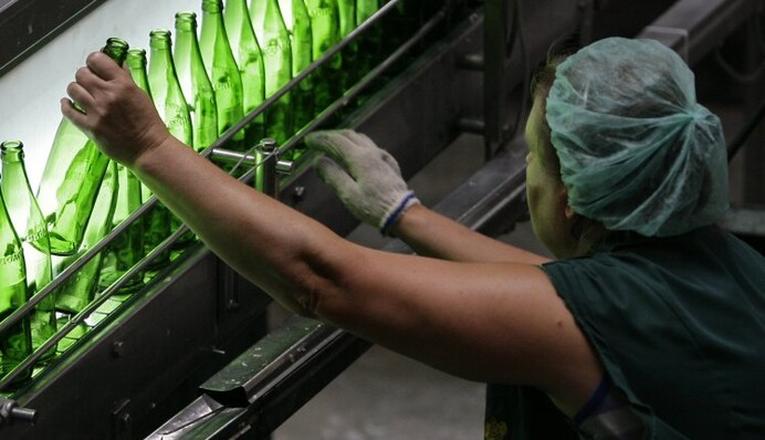 Пивоварам сливают объем