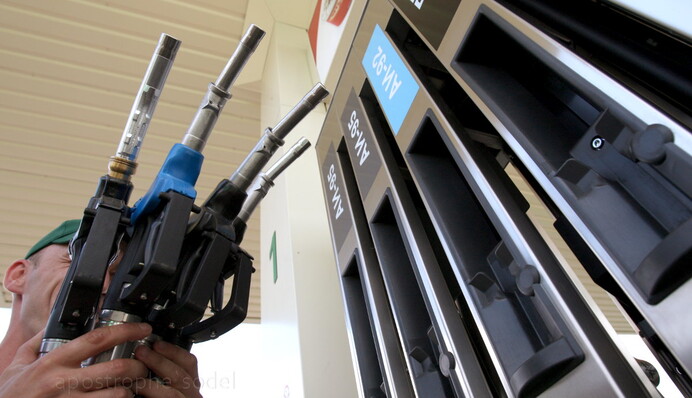 Бензин блефует на мизере