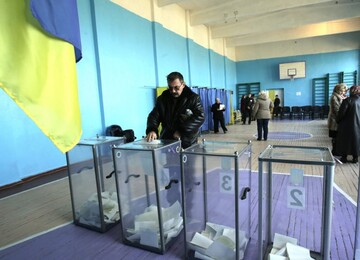 Донецк выпал из украинского времени