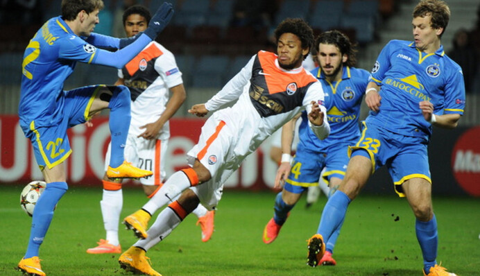 ​Луис Адриану сыграл в «хоккей» по-бразильски