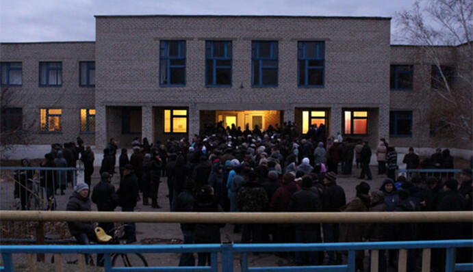 В Луганской области обещают жизнь по карточкам