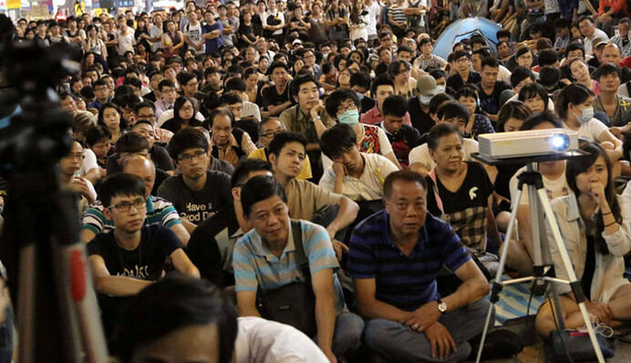 Власти Гонконга склонились к диалогу