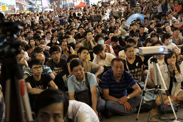 Власти Гонконга склонились к диалогу