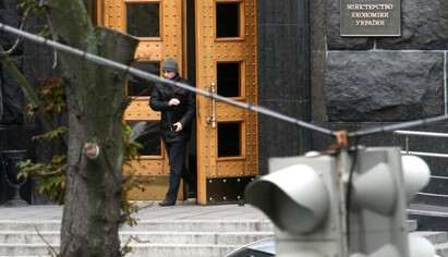 Правительство решило жить проще