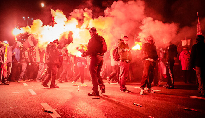Польские националисты обошли посольство России стороной
