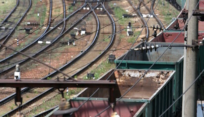 «Укрзализныця» спасается от кризиса ценой грузов