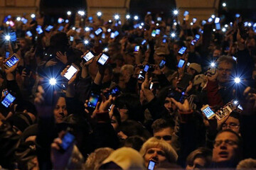 Венгерская оппозиция пошла на столкновения с полицией