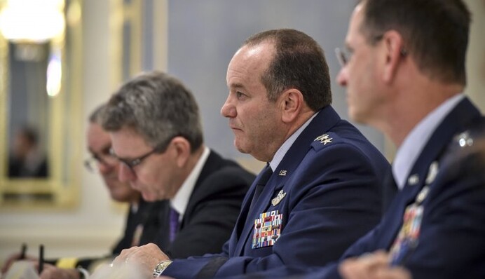 «США будут тесно сотрудничать с руководством Украины»