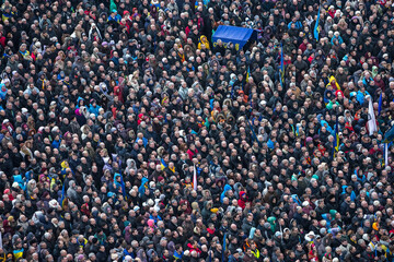 Как и год назад с верой в перемены