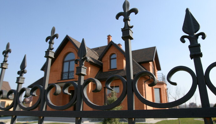 Загородные дома не приняли чиновников и депутатов