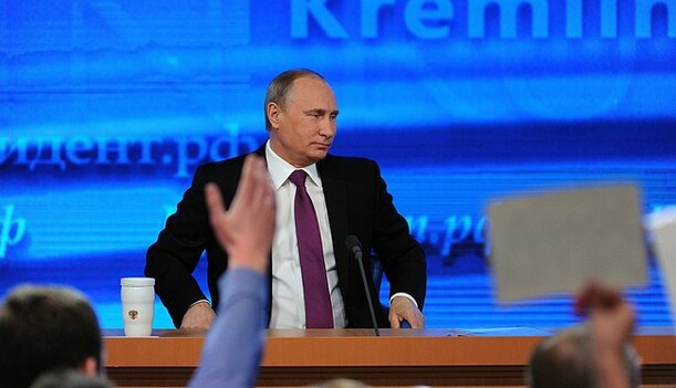 «Может быть, мишке нашему надо посидеть спокойненько»