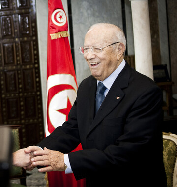 На новых выборах Тунис решил вернуться к старому