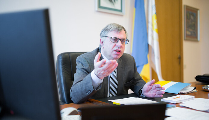 Юрий Артеменко: «Давайте расставим приоритеты между возможностью граждан смотреть спутник и вопросом информационной безопасности страны»