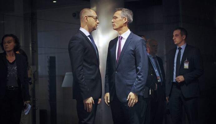 Западные СМИ назвали отмену внеблокового статуса Украины историческим шагом, российские – вызовом Москве