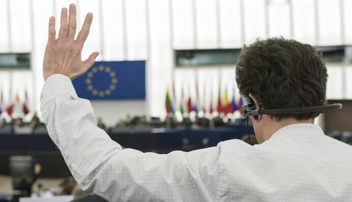 Европарламент призвал расширить санкции против России