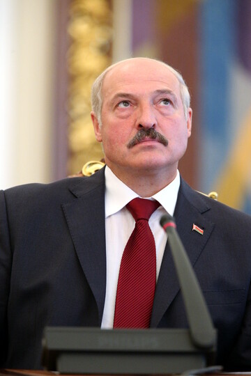 Беларусь стремится выйти из сферы российского влияния