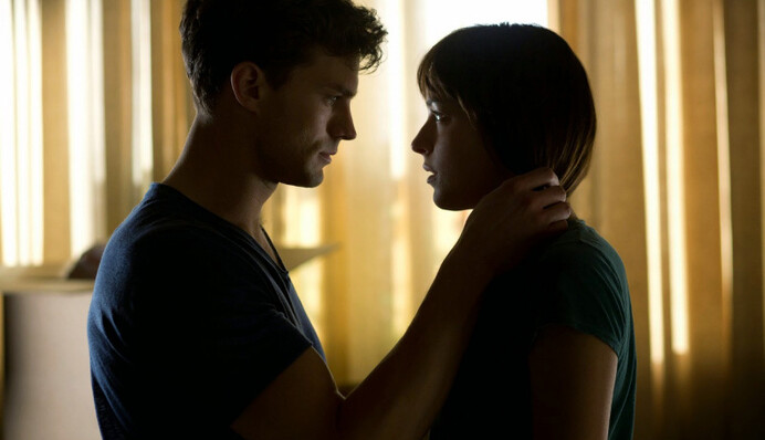 В кинотеатрах покажут голую романтику