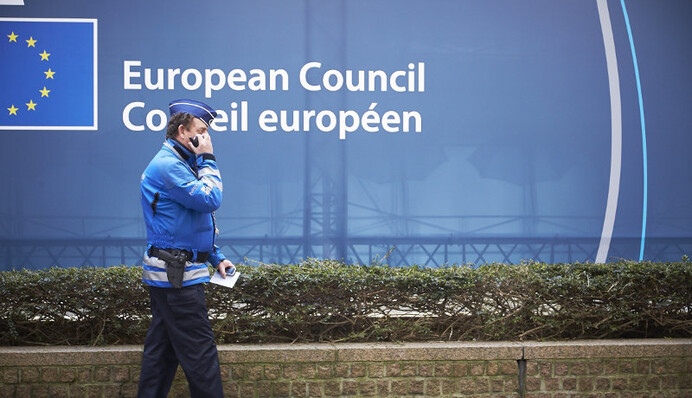 Евросоюз ввел санкции против Кобзона, Моторолы и двух замминистра обороны РФ