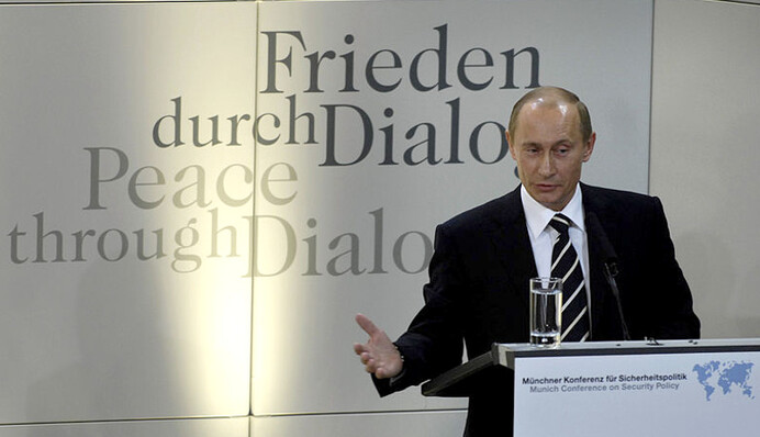 Владимир Путин строит собственный мир